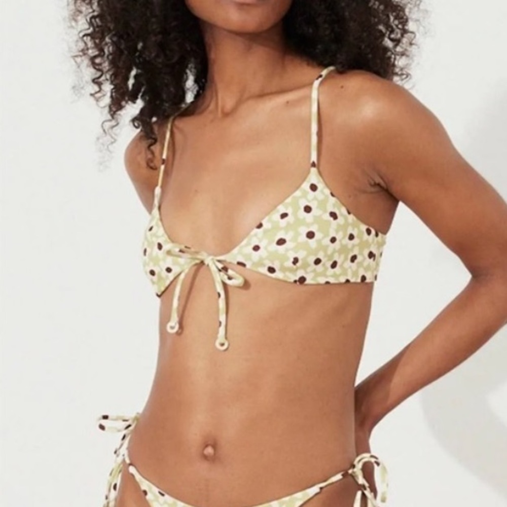 NWOT Zulu & zephyr bikini top